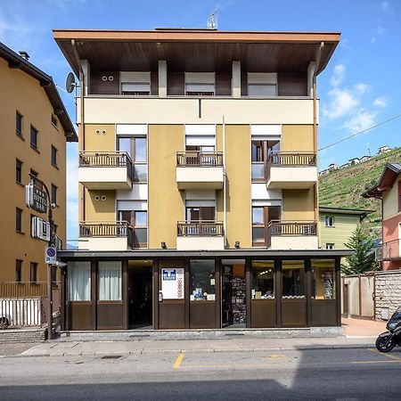 Hotel Schenatti Sondrio Exterior foto